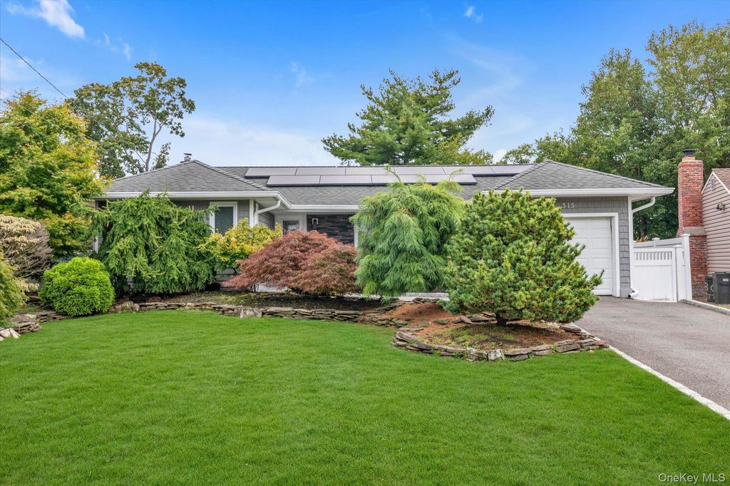 315 Cherry Place, East Meadow, NY 11554 — photo 3