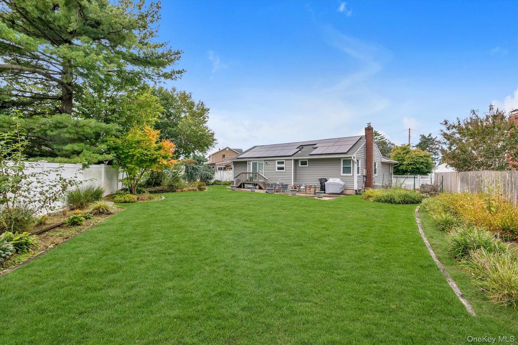 315 Cherry Place, East Meadow, NY 11554 — photo 5