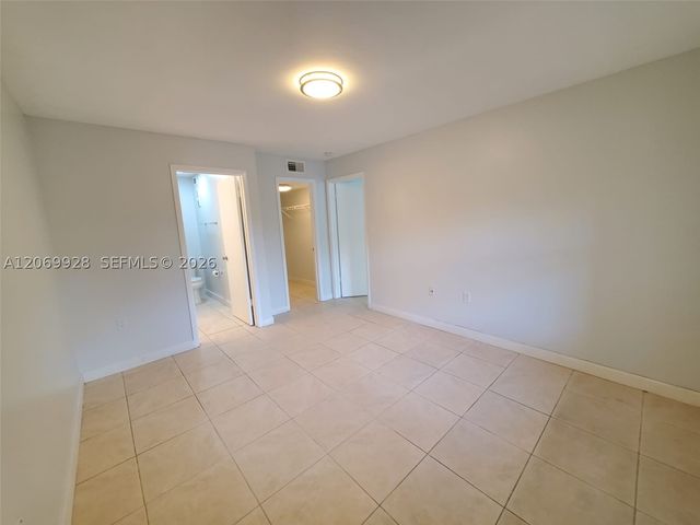 15591 SW 105th Ter 512, Miami, FL 33196