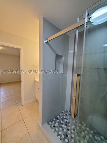 15591 SW 105th Ter 512, Miami, FL 33196