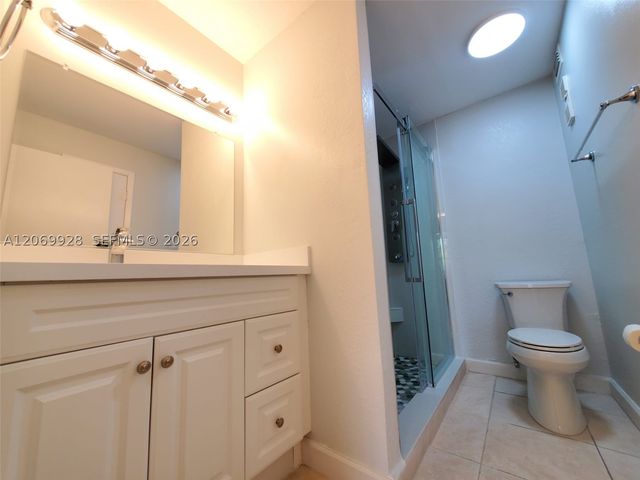 15591 SW 105th Ter 512, Miami, FL 33196