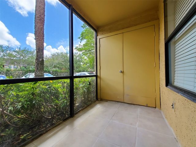 15591 SW 105th Ter 512, Miami, FL 33196