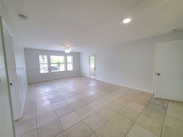 15591 SW 105th Ter 512, Miami, FL 33196