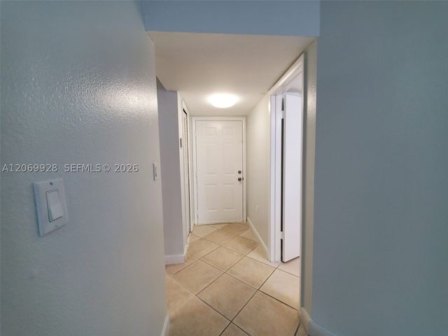 15591 SW 105th Ter 512, Miami, FL 33196