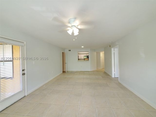 15591 SW 105th Ter 512, Miami, FL 33196