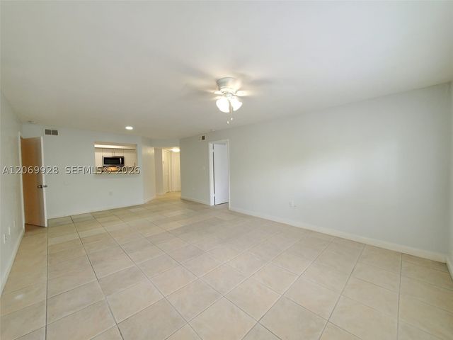 15591 SW 105th Ter 512, Miami, FL 33196