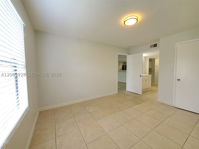 15591 SW 105th Ter 512, Miami, FL 33196