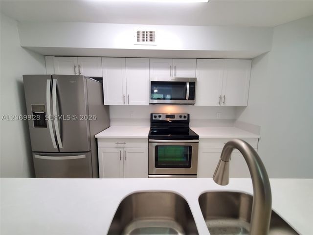 15591 SW 105th Ter 512, Miami, FL 33196
