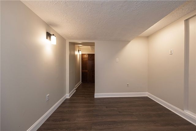 50 Center Ave, West View, PA 15229