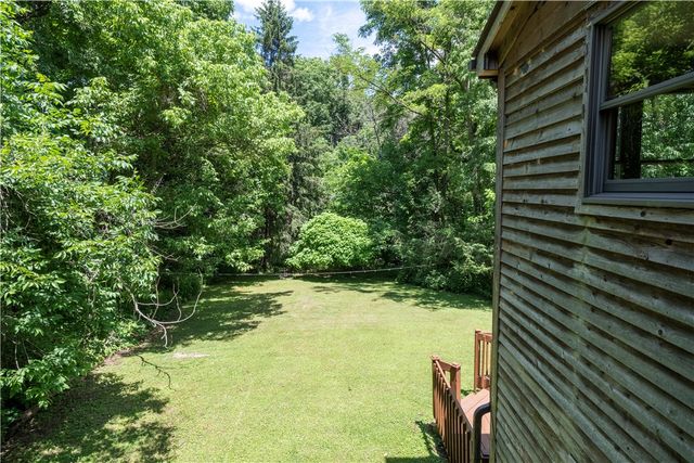50 Center Ave, West View, PA 15229