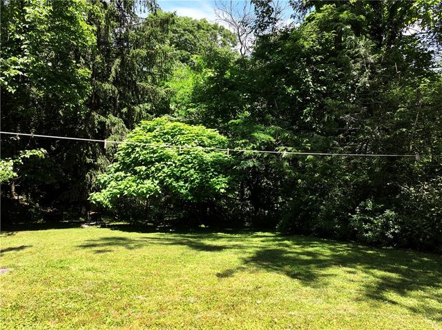 50 Center Ave, West View, PA 15229