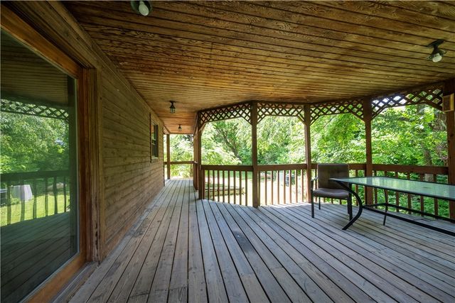 50 Center Ave, West View, PA 15229