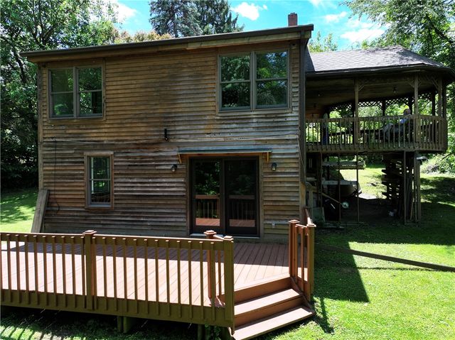 50 Center Ave, West View, PA 15229