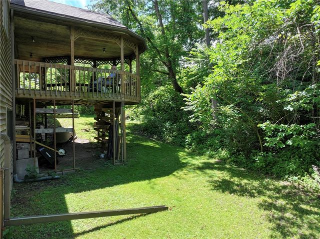 50 Center Ave, West View, PA 15229