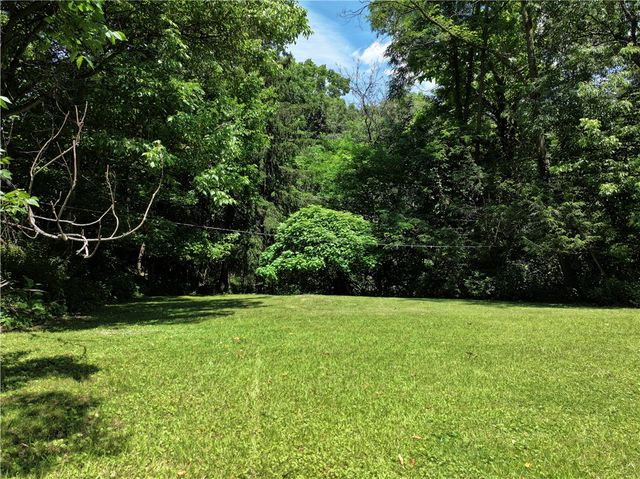 50 Center Ave, West View, PA 15229