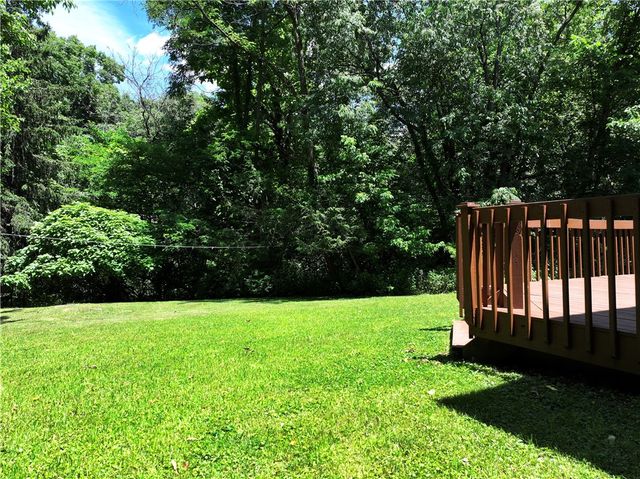 50 Center Ave, West View, PA 15229