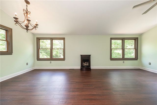 50 Center Ave, West View, PA 15229