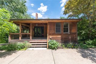 50 Center Ave, West View, PA 15229