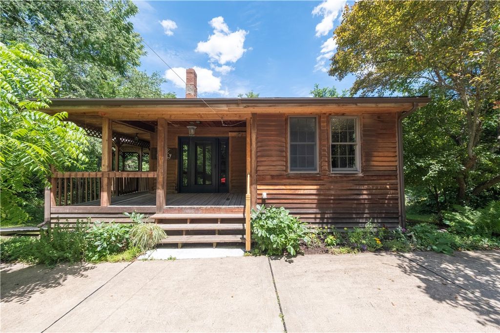 50 Center Ave, West View, PA 15229