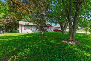 1710 Clarence Dr, Hopkinsville, KY 42240