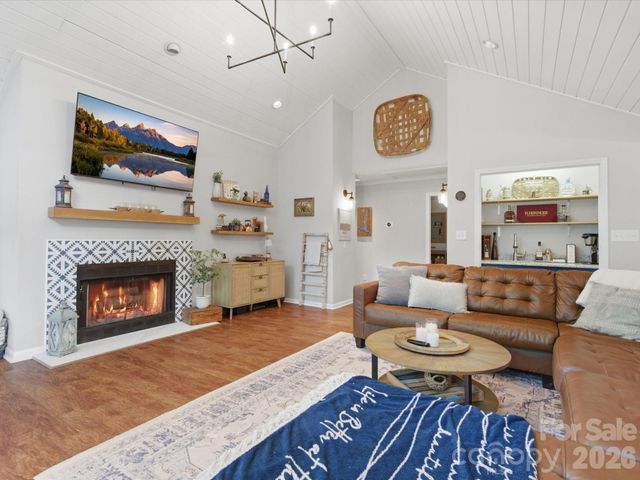 4720 Grey Moss Drive, Lake Wylie, SC 29710
