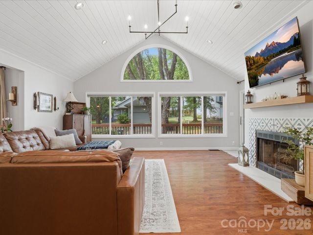 4720 Grey Moss Drive, Lake Wylie, SC 29710