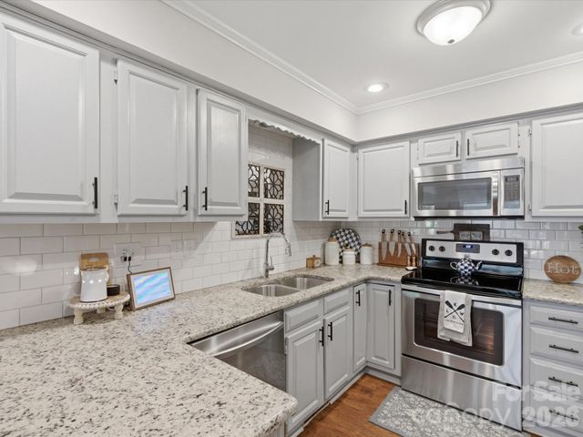 4720 Grey Moss Drive, Lake Wylie, SC 29710