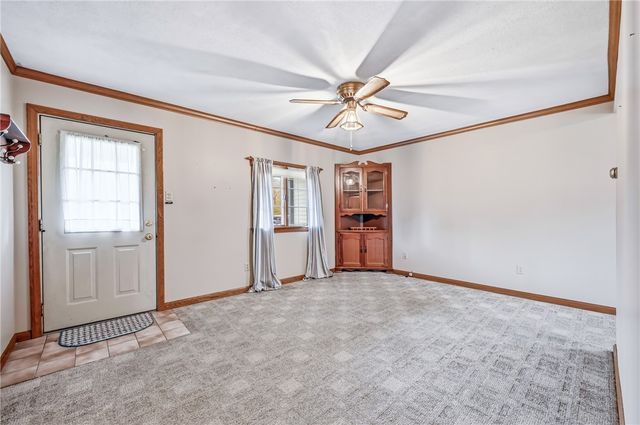 1122 Memorial Blvd, Sharon, PA 16146