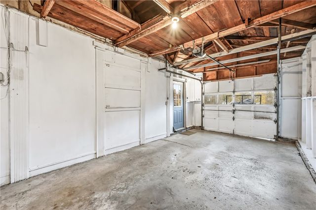 1122 Memorial Blvd, Sharon, PA 16146