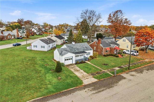 1122 Memorial Blvd, Sharon, PA 16146