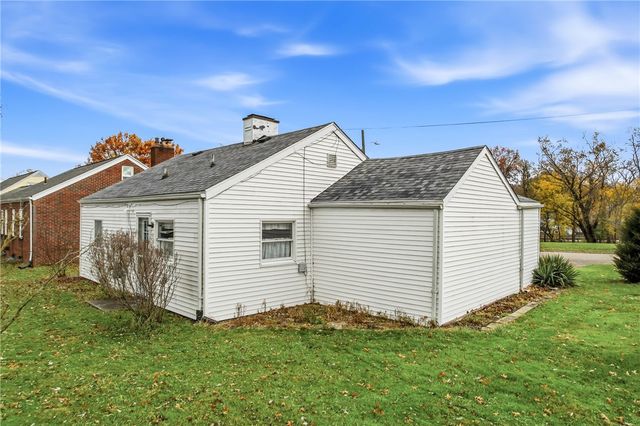 1122 Memorial Blvd, Sharon, PA 16146