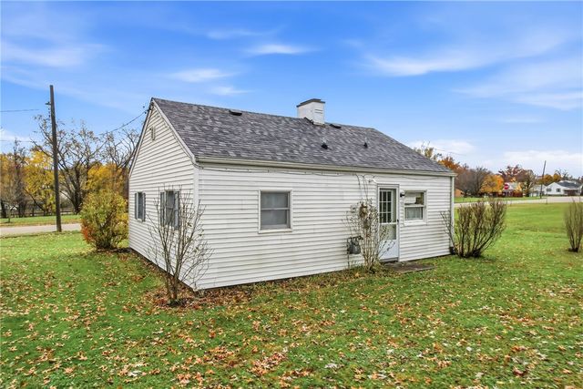 1122 Memorial Blvd, Sharon, PA 16146