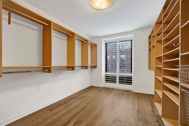 40 E Delaware Place 1701, Chicago, IL 60611