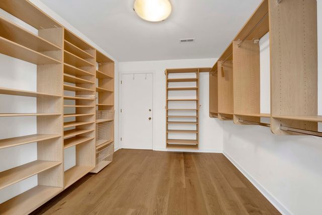 40 E Delaware Place 1701, Chicago, IL 60611