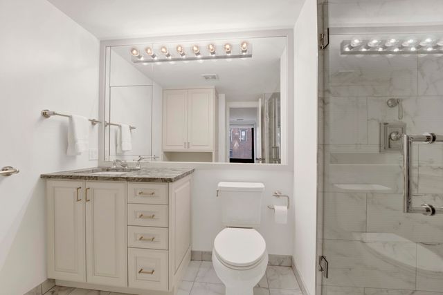 40 E Delaware Place 1701, Chicago, IL 60611