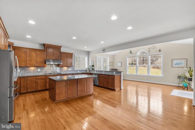 41712 WAKEHURST PL, Leesburg, VA 20176