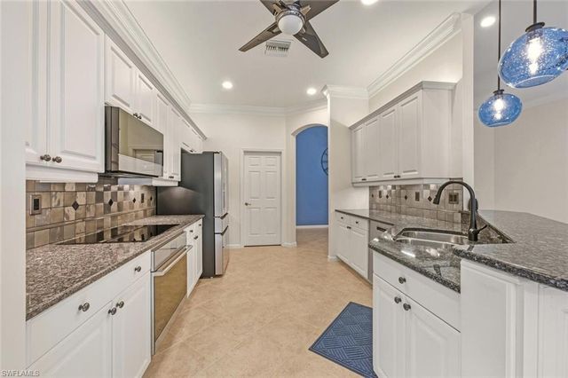 7838 Founders CIR, Naples, FL 34104