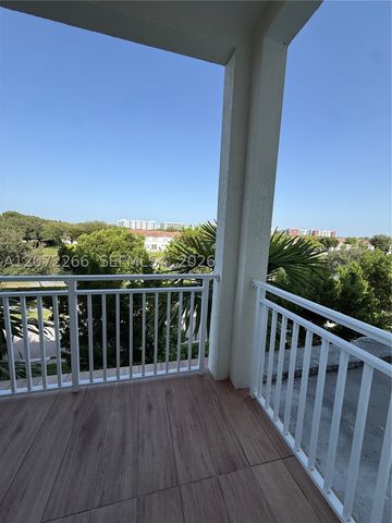 10950 NW 82nd St 324, Doral, FL 33178