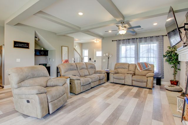 313 Piedmont Pl, Clarksville, TN 37043