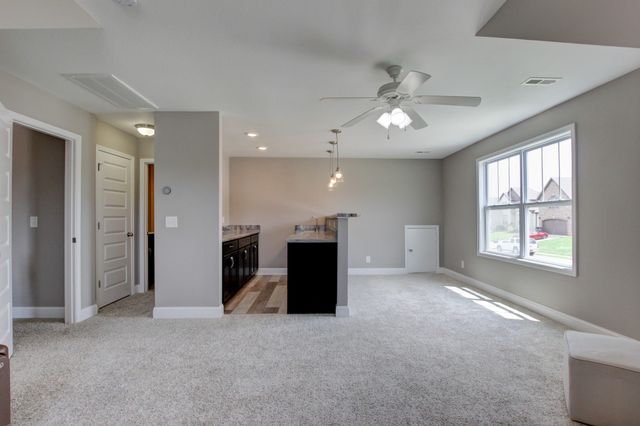 313 Piedmont Pl, Clarksville, TN 37043