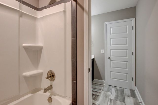 313 Piedmont Pl, Clarksville, TN 37043