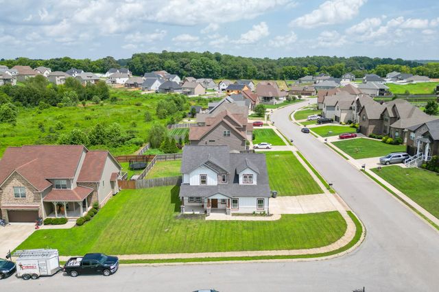 313 Piedmont Pl, Clarksville, TN 37043
