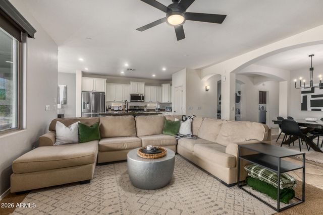 590 E RAVEN Court, Gilbert, AZ 85297