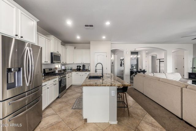 590 E RAVEN Court, Gilbert, AZ 85297