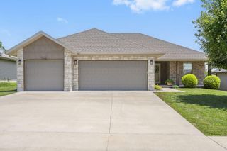 1950 South Trinidad Drive, Ozark, MO 65721