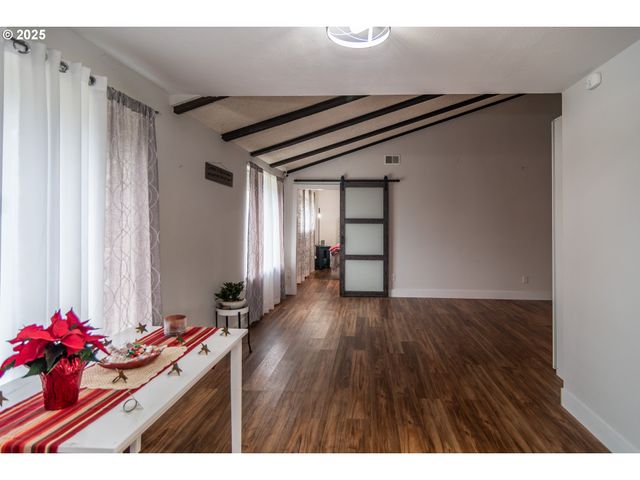 229 N GROVE Ln, Sutherlin, OR 97479