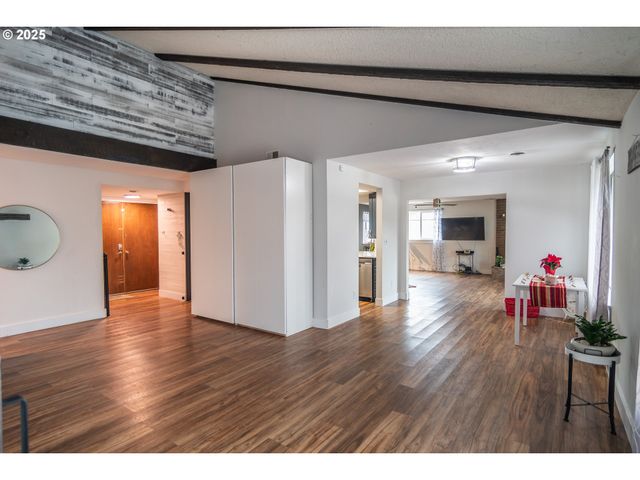 229 N GROVE Ln, Sutherlin, OR 97479