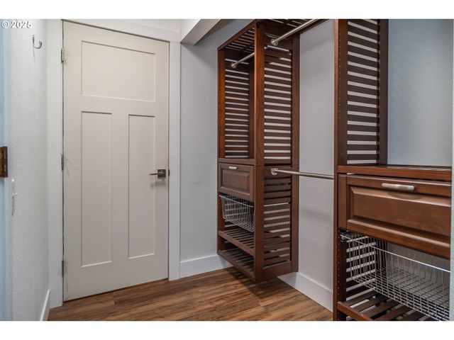 229 N GROVE Ln, Sutherlin, OR 97479