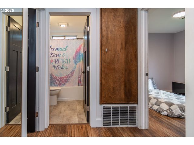 229 N GROVE Ln, Sutherlin, OR 97479