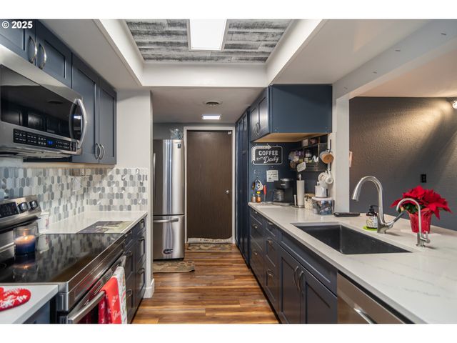 229 N GROVE Ln, Sutherlin, OR 97479